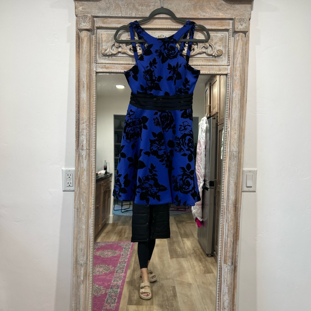 Vibrant blue short prom dress size small💙